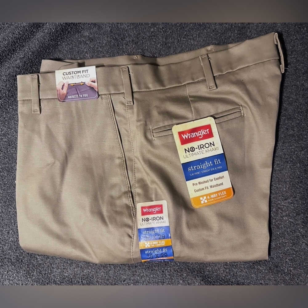 #498 Men’s Wrangler Khaki Straight Fit Pants Size 36x29